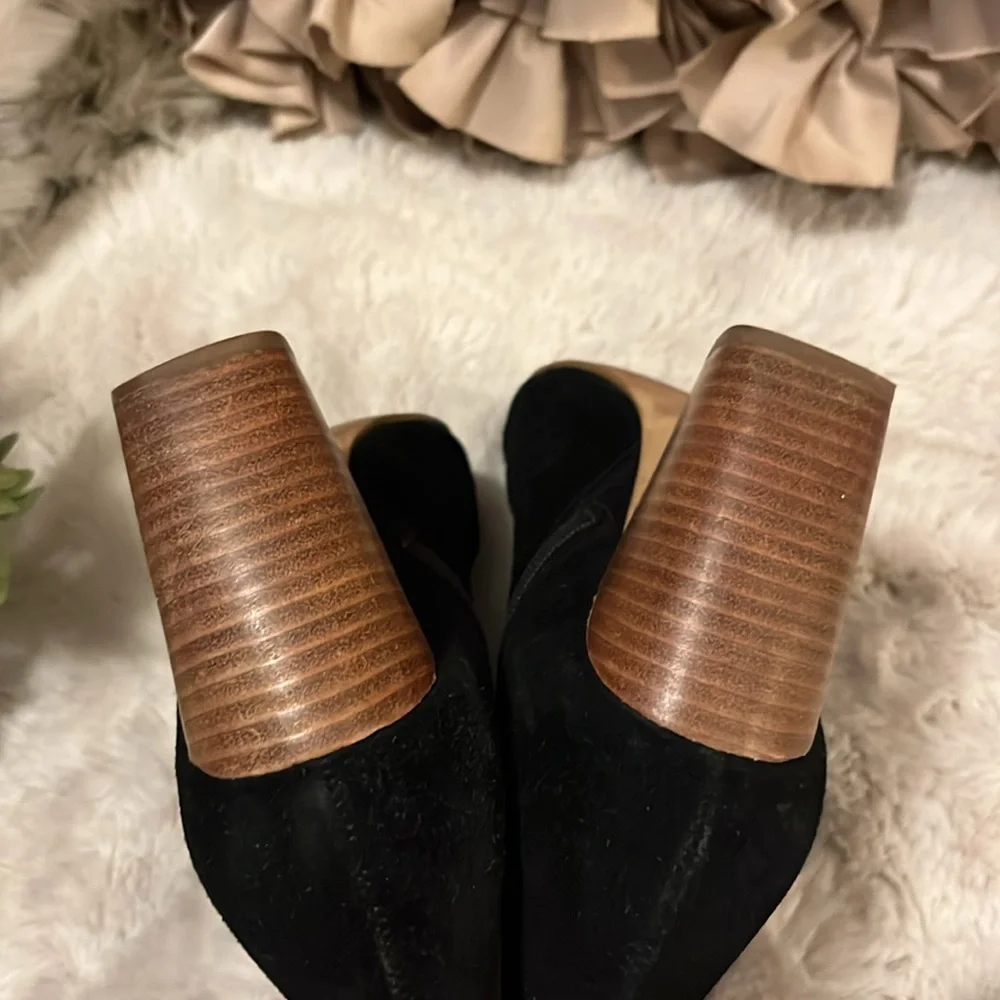 Crown Women’s Vintage Tashaa Black Suede Block Bohemian Heel Ankle Booties Sz 8